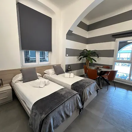 Maison d'hôtes Degli Archi - Lusso E Charme Fronte Acquario