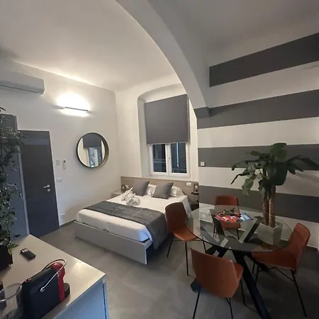 Degli Archi - Fronte Acquario Affittacamere 3*